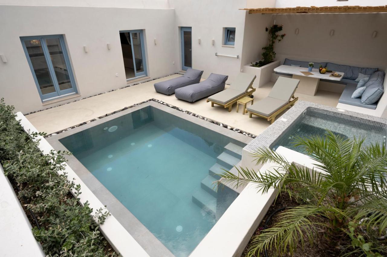 Tholaki Luxury Kamári